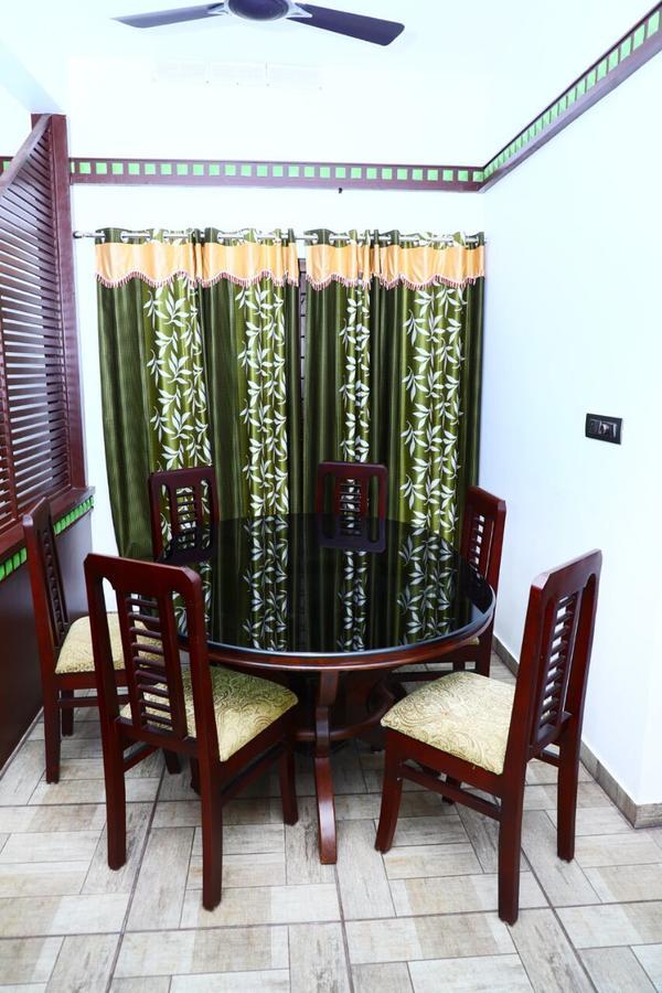 Sri Lakshmi Gardens Hotel Thekkady Luaran gambar